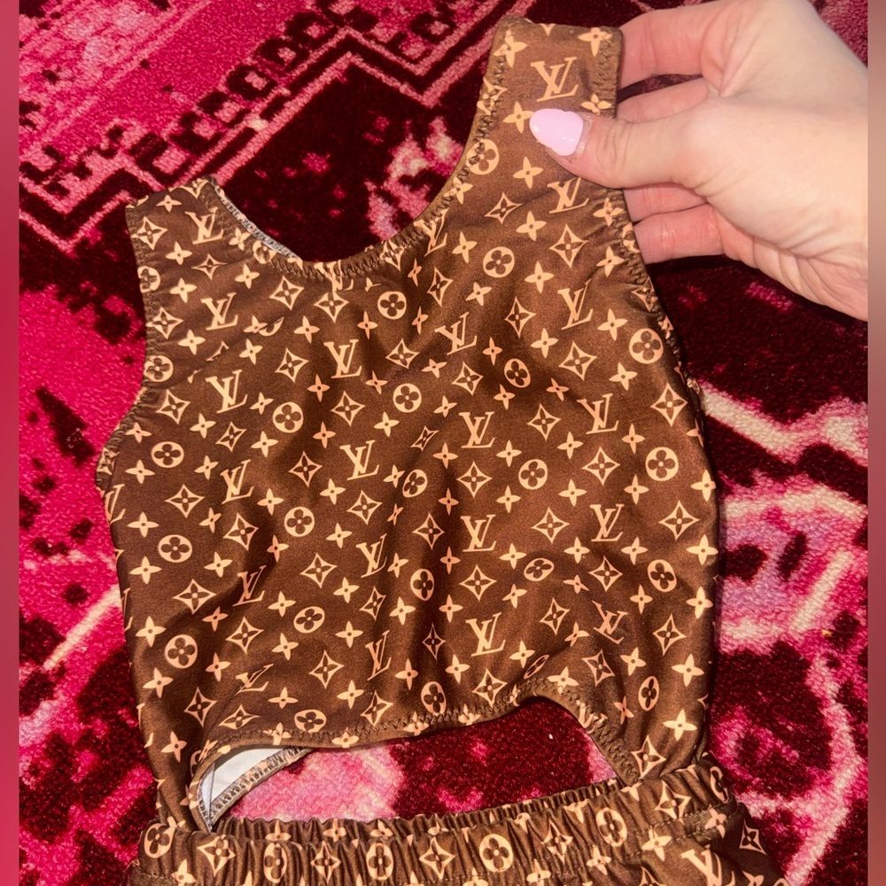 Girls super cute swimsuit